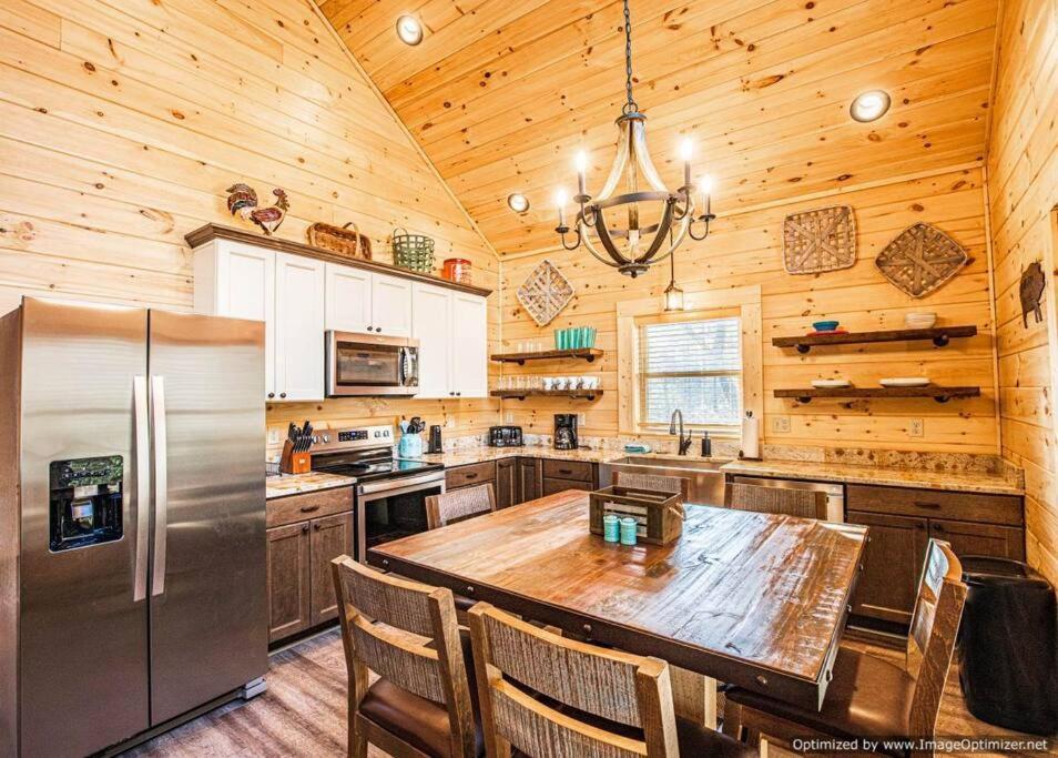 Art's Bungalow-wooded Seclusion 1 Mi To Deep Creek And Bryson Holiday home *