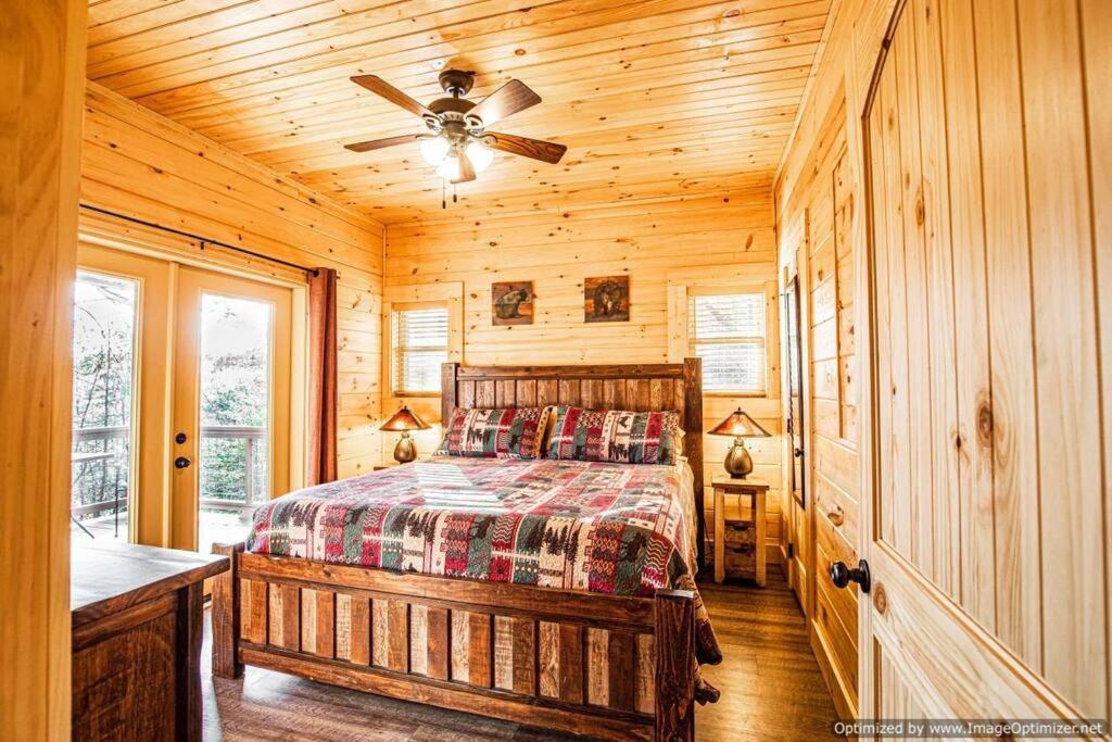Holiday home Art's Bungalow-wooded Seclusion 1 Mi To Deep Creek And Bryson